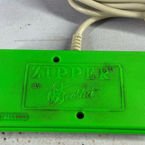 Beeshu Zipper NES Turbo Controller Green for Nintendo Console - Picture 4 of 6